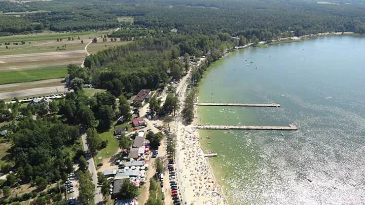 Atrakcje nad jeziorem Firlej, które musisz poznać przed wizytą