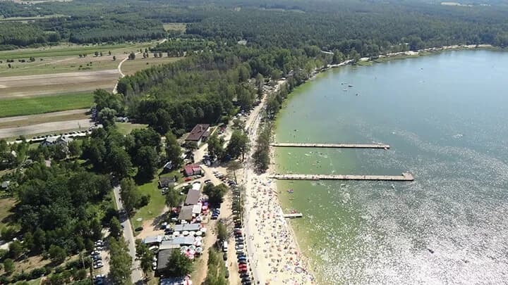 Atrakcje nad jeziorem Firlej, które musisz poznać przed wizytą