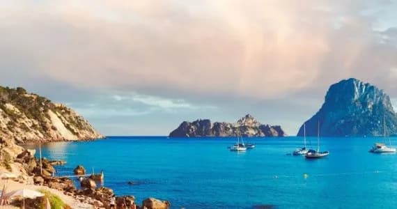 Najlepsze atrakcje turystyczne na Ibizie, które musisz zobaczyć