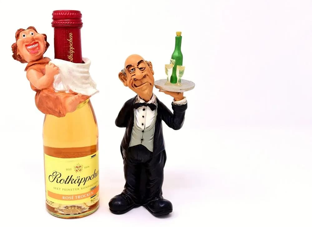 Ile zarabia kelner w hotelu? Zaskakujące różnice w wynagrodzeniach