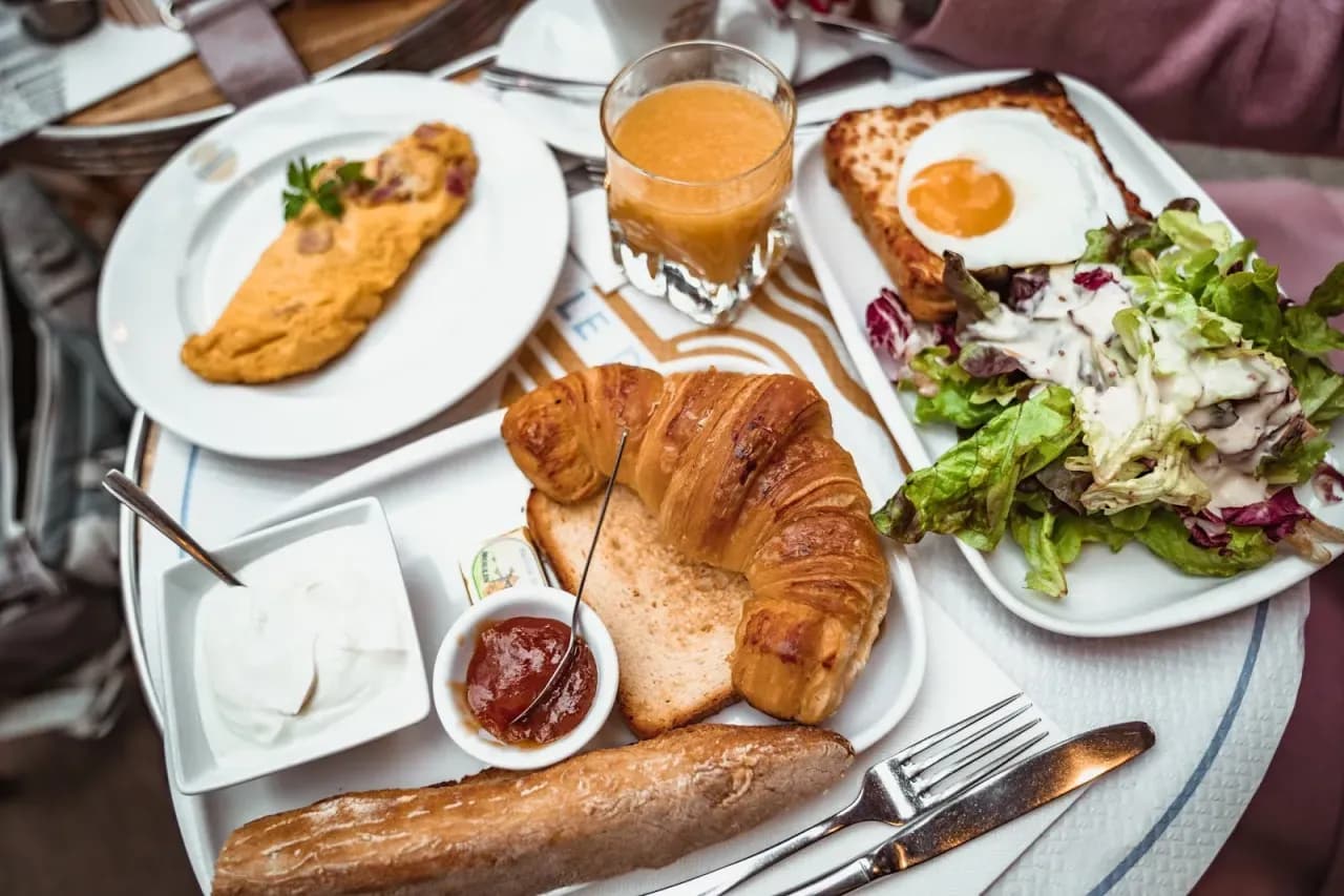 Co zjeść w Paryżu: Niezapomniane smaki, które musisz spróbować Co zjeść w Paryżu: Niezapomniane smaki, które musisz spróbować