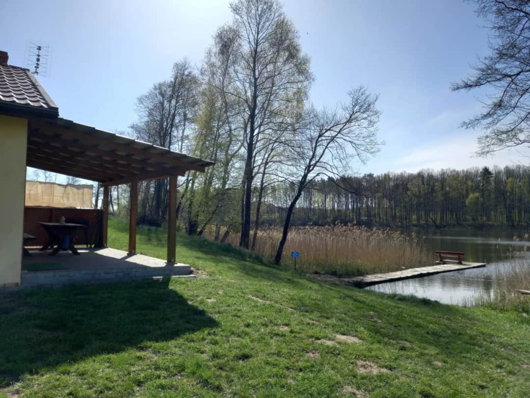 Domki letniskowe nad jeziorem z własnym pomostem w Kujawsko-Pomorskiem - idealne na relaks