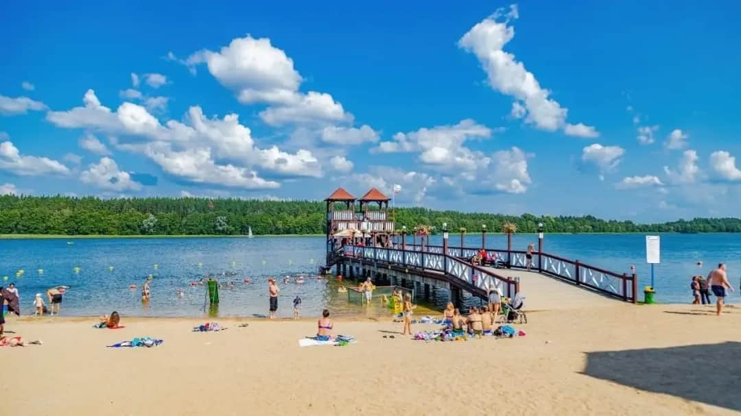 Jezioro Oleckie Wielkie – odkryj piękno i atrakcje tego miejsca